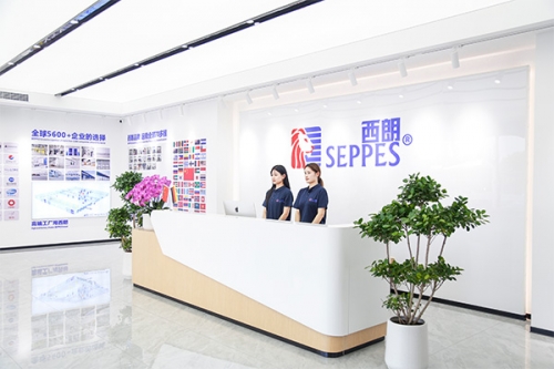 西朗门业杨元嘉出席2026沭阳跨境峰会：解码工业门出海逆袭路