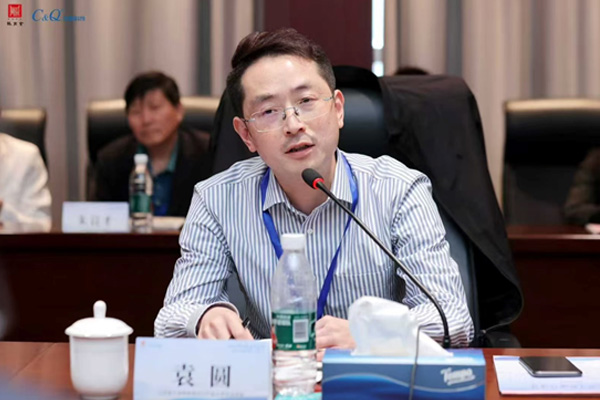 西朗门业董事长杨元嘉出席江苏省苏商座谈会