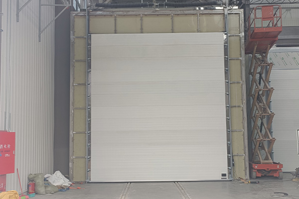 钢制保温提升门