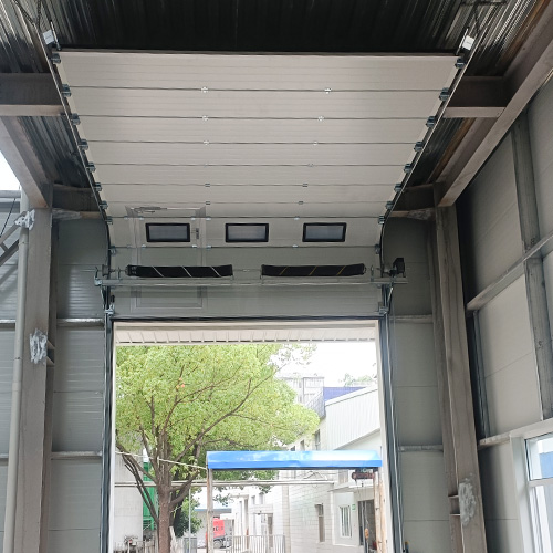 钢制保温滑升门图片 钢制保温滑升门图片