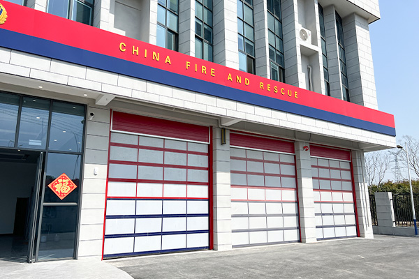 消防站透明提升门