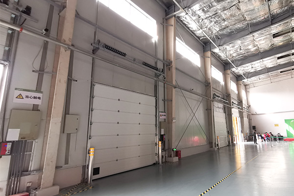 垂直提升门案例图片