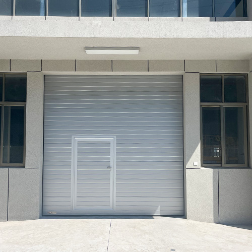 开门中小门提升门图片