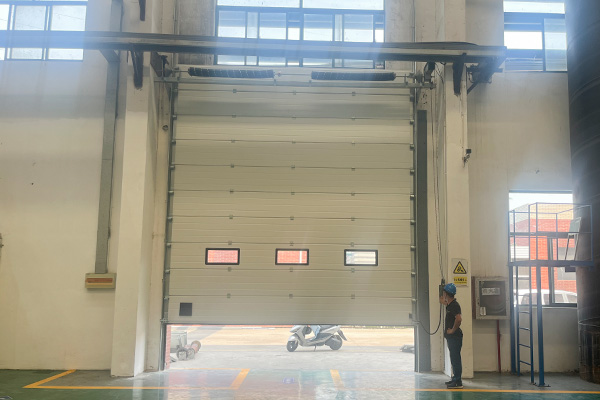 抗风提升门图片