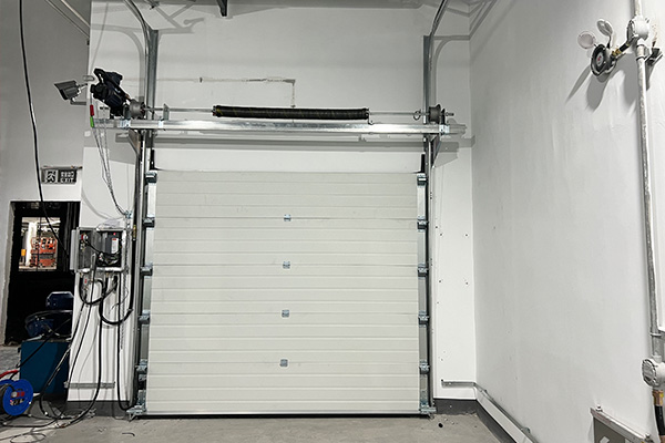 抗风提升门图片