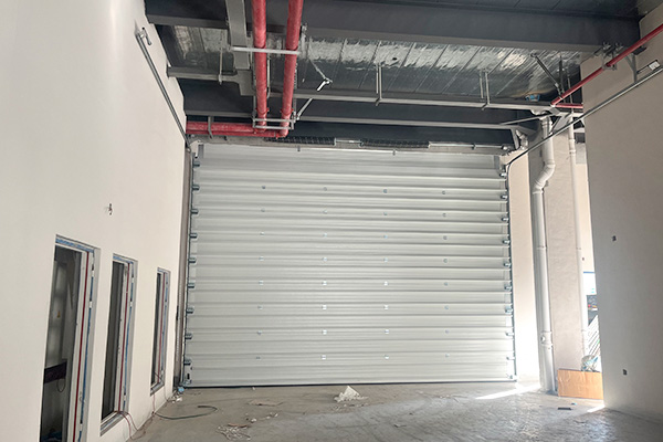 抗风提升门图片