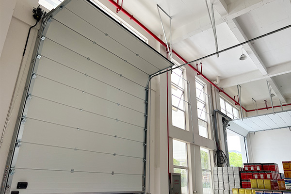 工业提升门图片