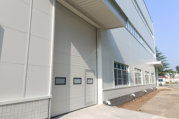 工业提升门图片