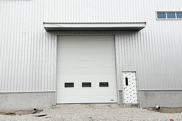 西朗工业提升门图片