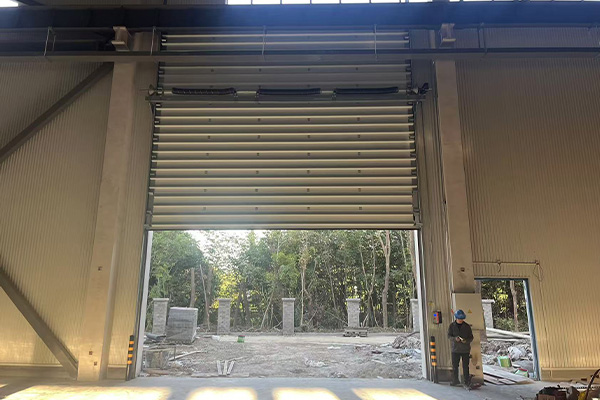 抗风提升门图片